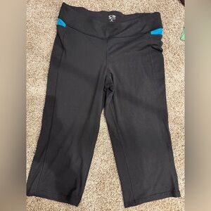 Womens Capri Leggings- Black with Blye accent